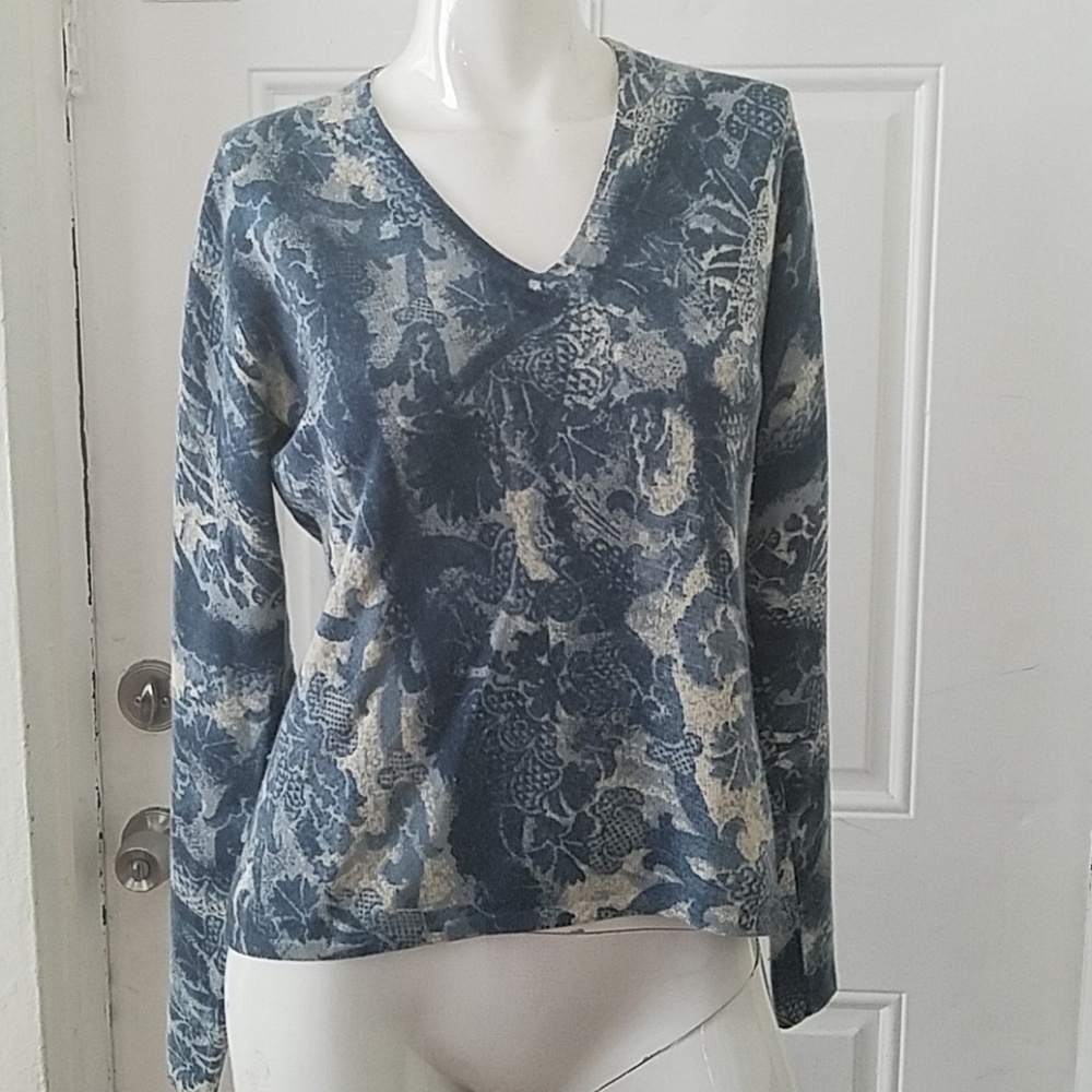 💥Accepting offers💥Neiman Marcus cashmere sweater